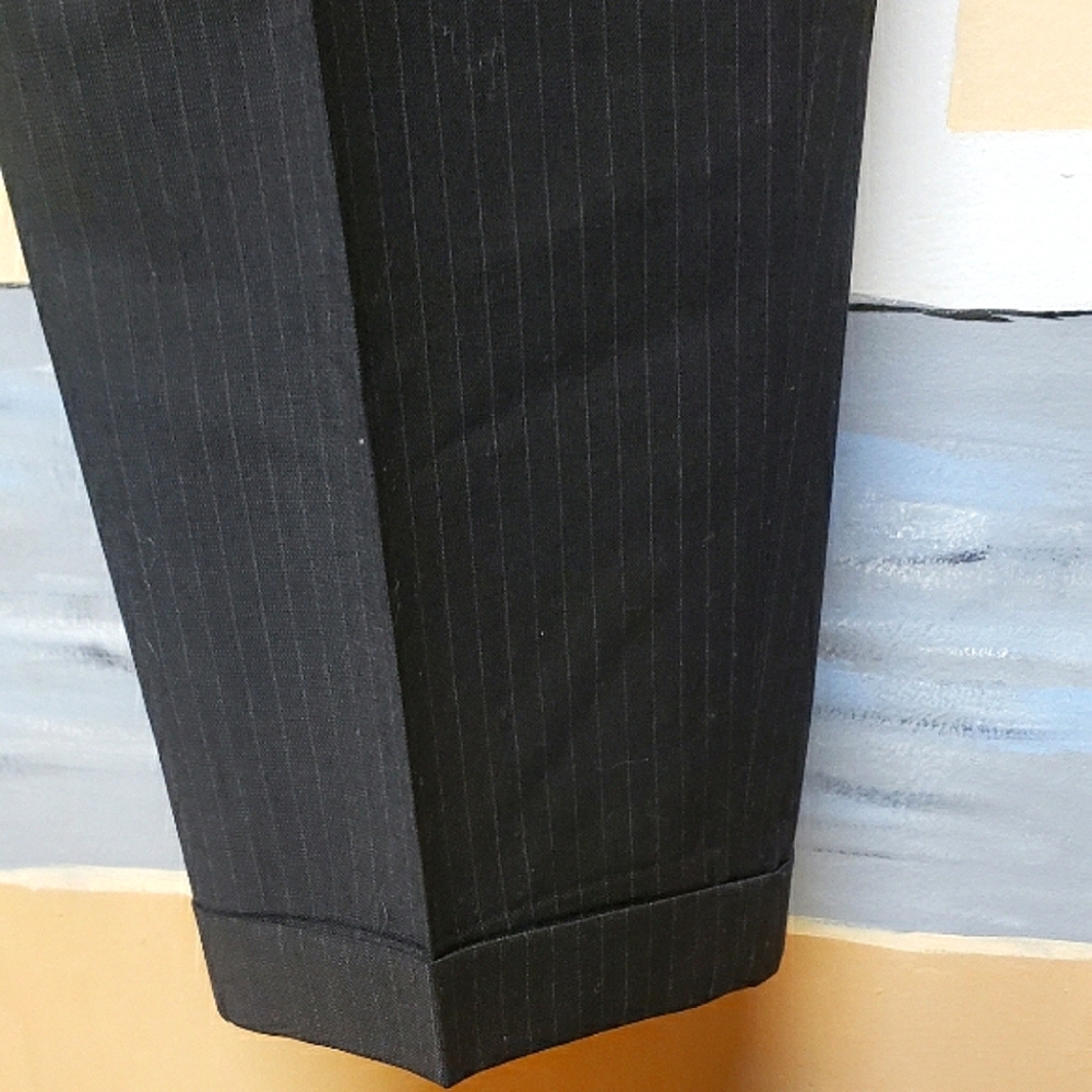 Mens pinstripe suit - Picture 3 of 12